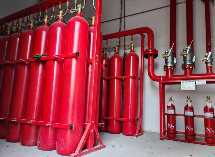 齊齊哈爾工業(yè)建筑中的中央控制室、配電室等，是否屬于需設(shè)氣體滅火系統(tǒng)的重要設(shè)備室？